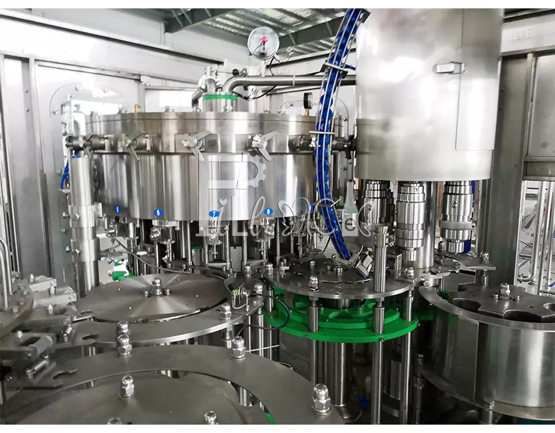 3 In 1 Monobloc Carbonated Drink Filling Capping Machine Plastic Bottle With Screw Cap