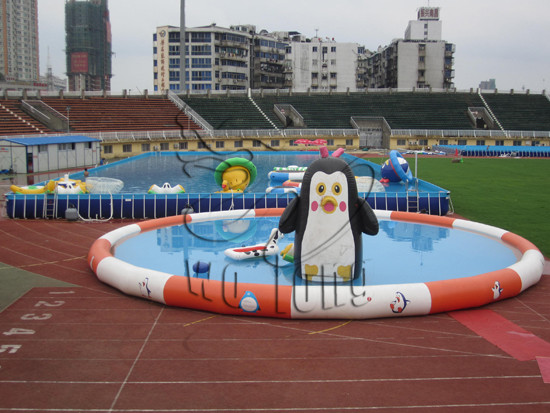 hot outdoor custom penguin inflatable water park
