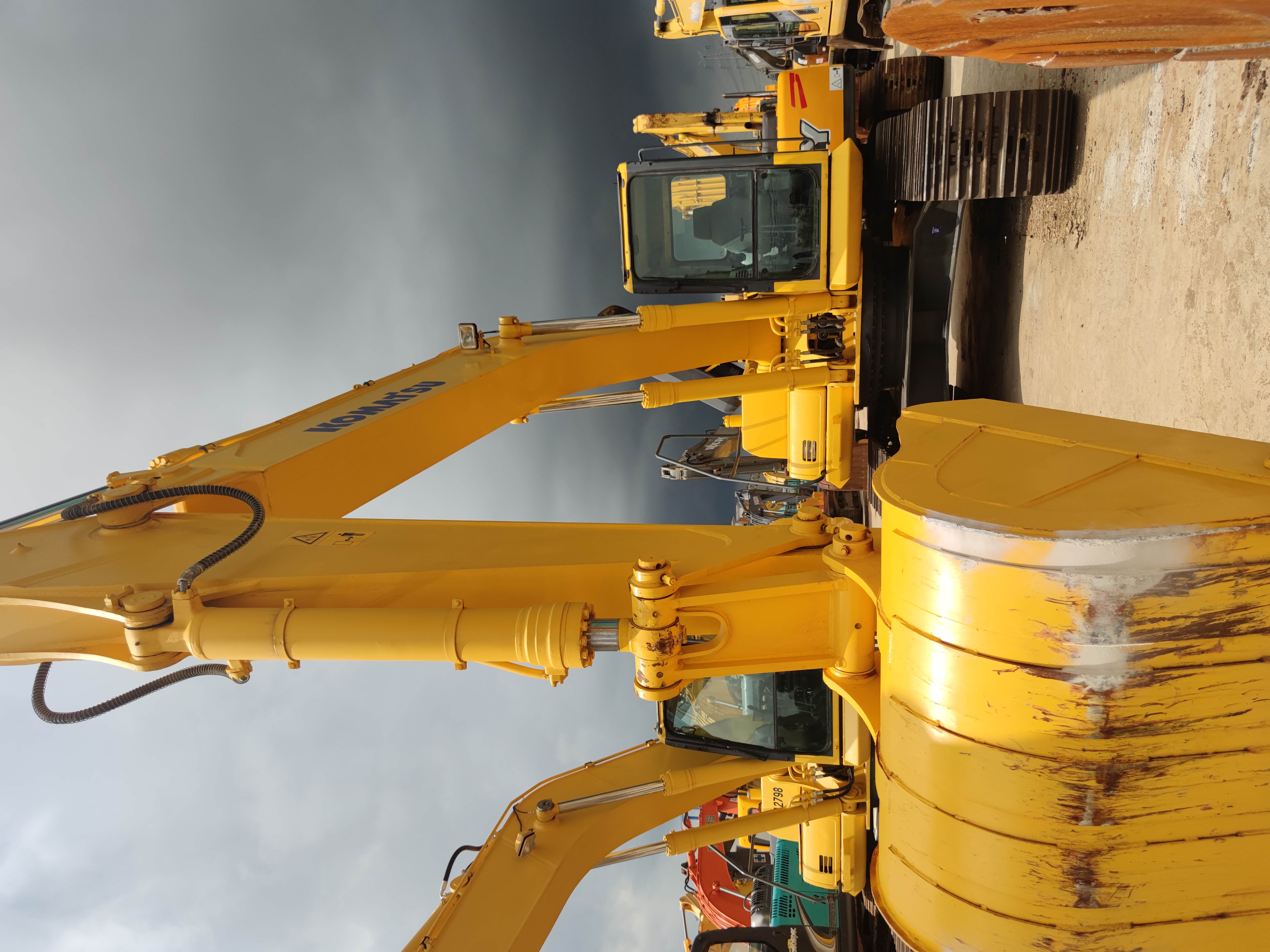 30000 KG Komatsu Excavator Machine with Original Color and Customizable Features