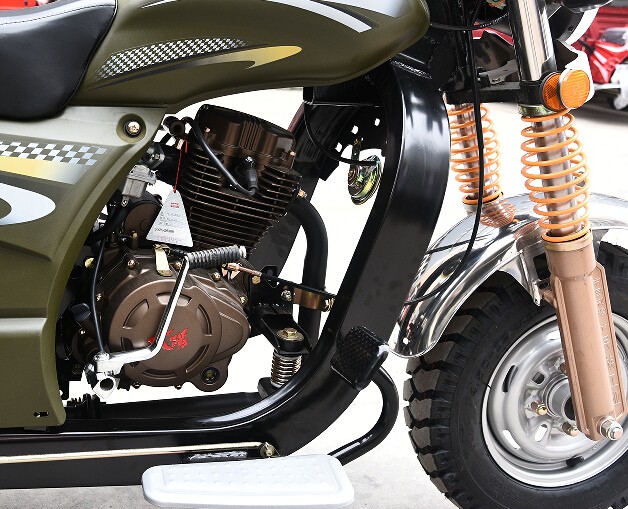 800 KGS DAYANG Gasoline Tricycle with Lifan 200cc Engine and Rear Axle Semi Floating