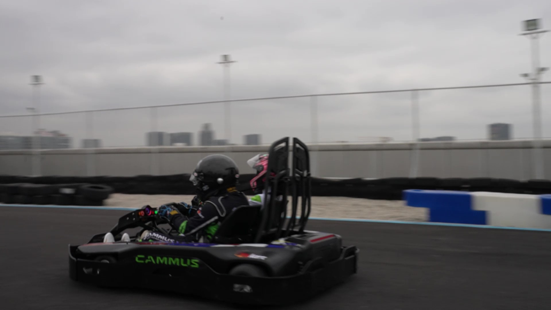 Double Seat Remote Control Fast Track Go Karts Battery Powered 48V 30Ah