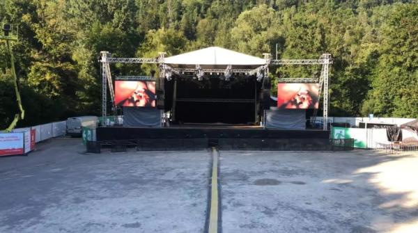 Outdoor Giant Stage Background LED Video Wall Rental Screen P2.84 Seamless