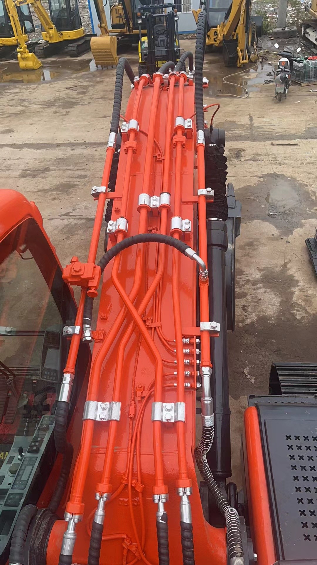 Used Crawler Second Hand Excavator 22 Ton Doosan Dh225lc9 Orange