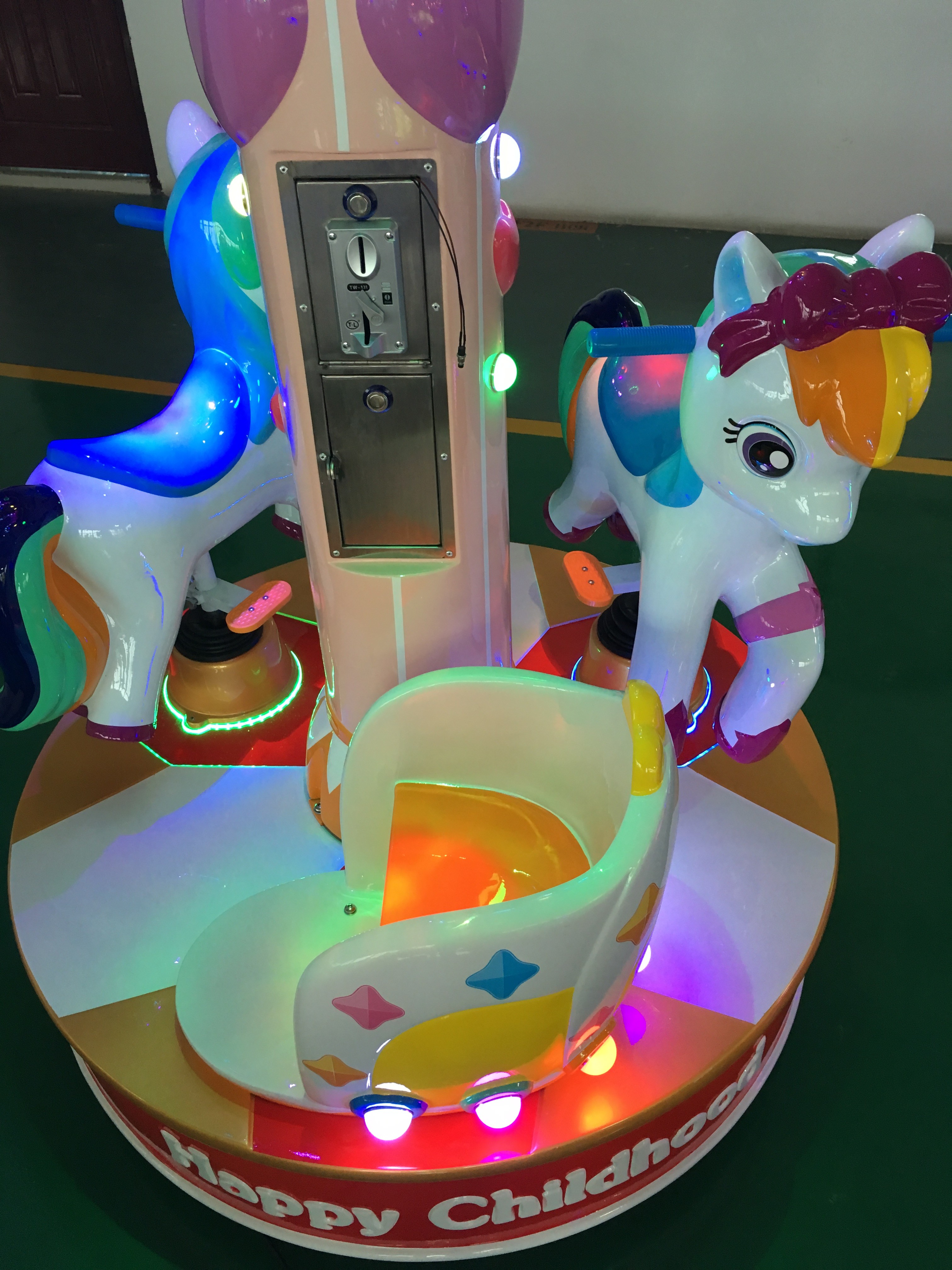 3 Players Crown Merry Go Round Kiddie Ride 450W Power Game Center Use