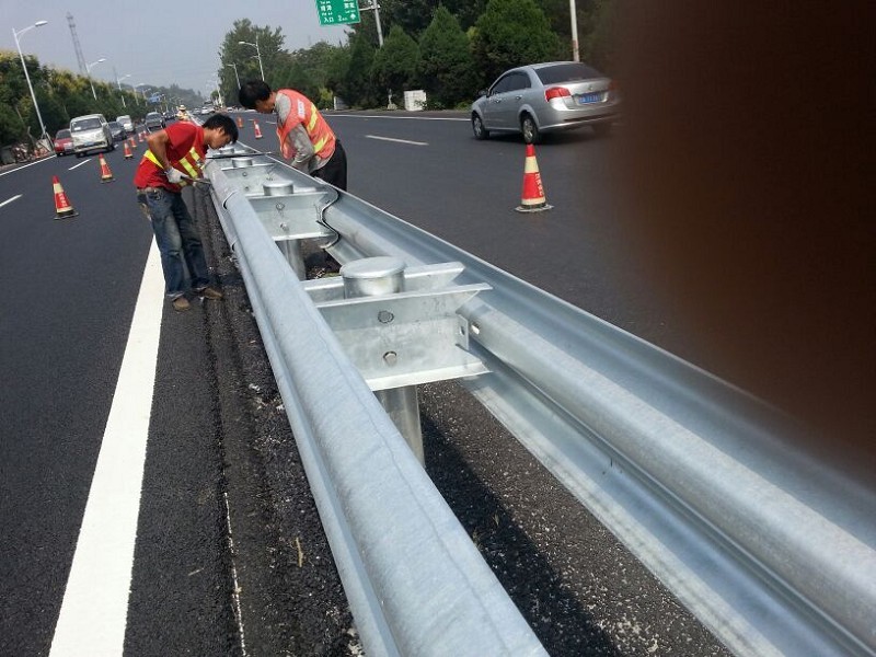 Road Traffic Safety Galvanized Metal Round Newel Post for Highway Guardrail Post