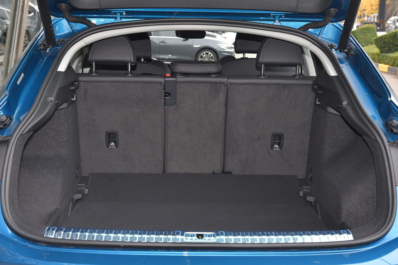Q3 Sportback 2024 2023 35 40 45 TFSI RS 5 Seats Compact SUV 200km/h 1.5 2.0 T Gasoline Petrol Car for Audi LED Headlight