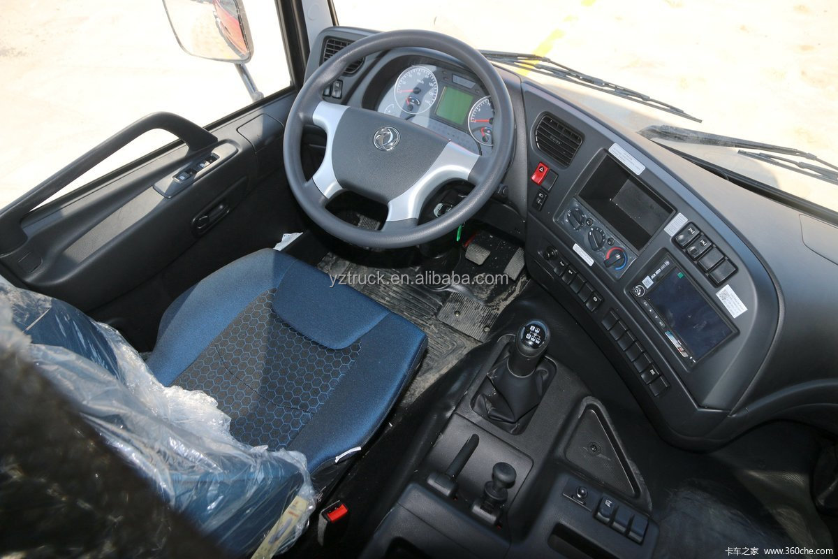 Manual Transmission Diesel Tractor Truck 450HP Euro 5 Emission Standard for Dump and Cargo