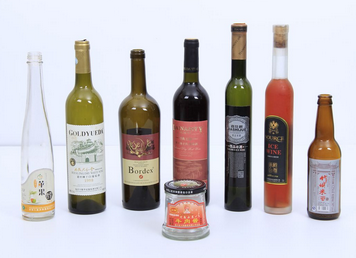 Hot Melt Glue Labeling Machine for Bottles in Restaurant Packaging and Production