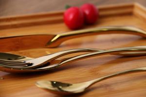 Quality Wedding Intergrated Forged SGS Luxury Stainless Steel Cutlery wholesale