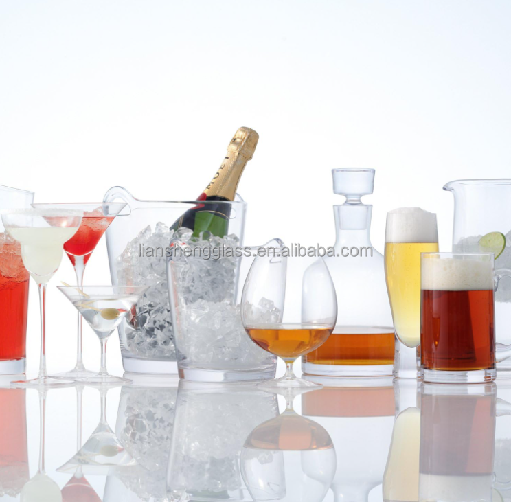 Rubber Stopper Sealing Type 750ml Clear Glass Bar Decanter for Whisky and Gin Bottle