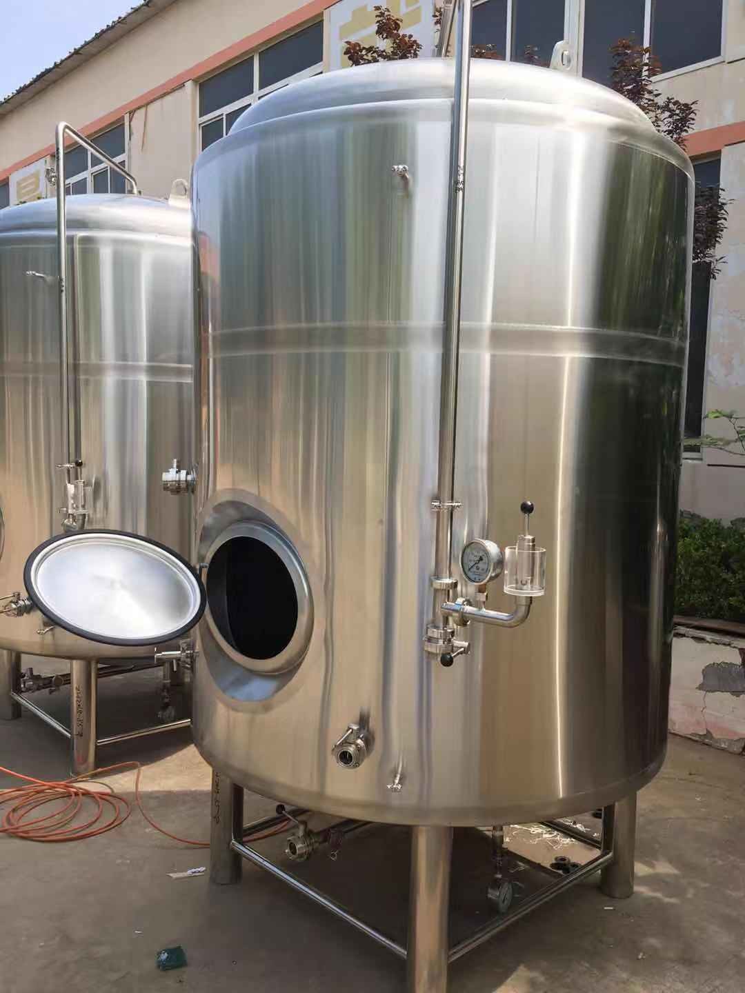 Stainless Steel Commercial Fermentation Tanks , 2500L Bright Bbt Tank For Beer Brewery