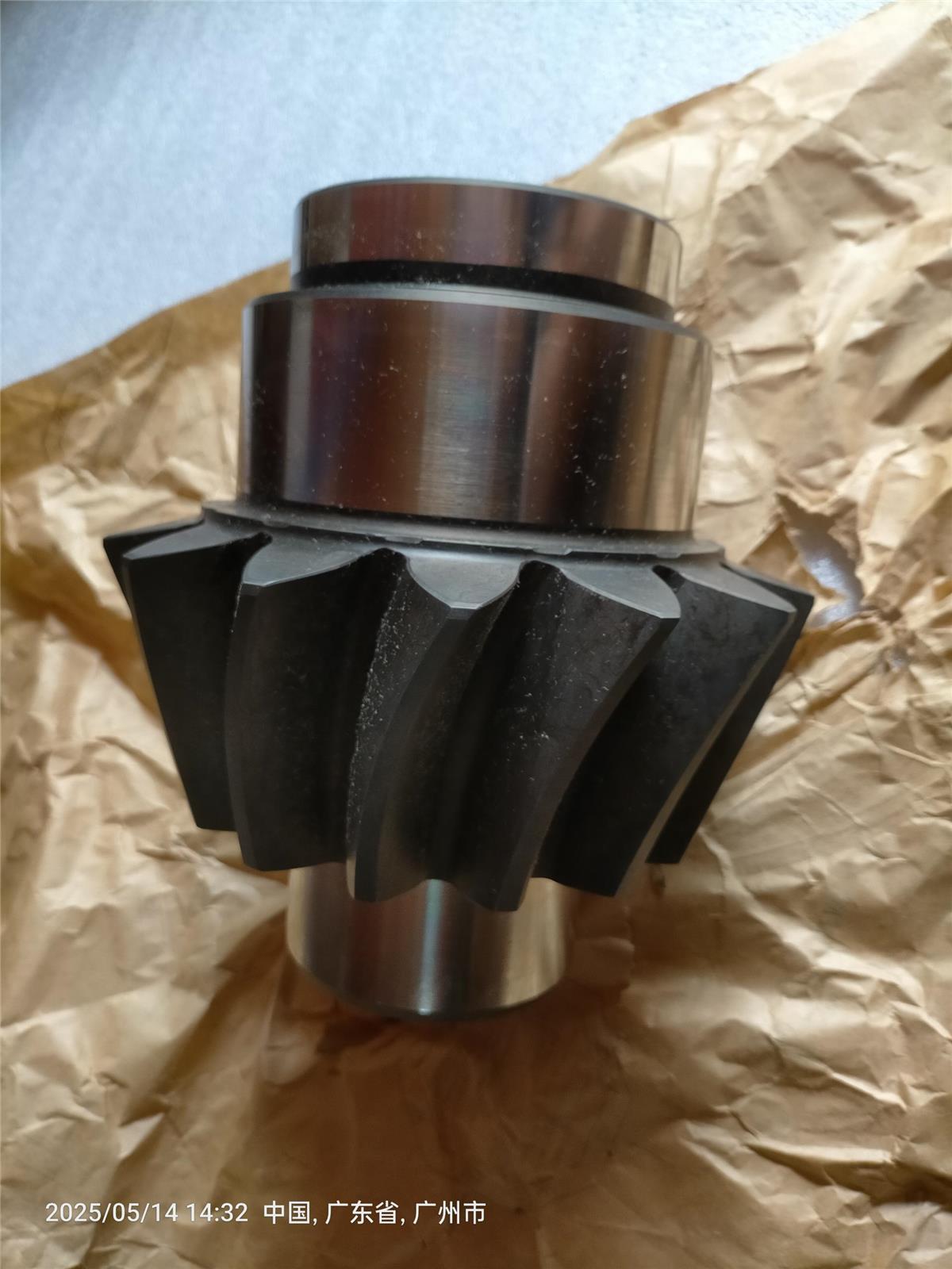 Original Excavator Spare Part 1058586 GEAR for CAT Engine