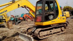 Quality Japanese original komatsu pc60 crawler excavator for sale/used komatsu excavator wholesale