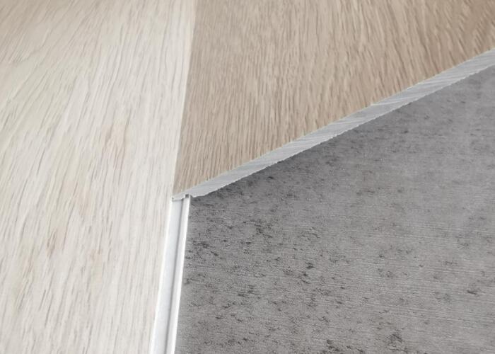 High Durability Luxury SPC Stone Flooring Waterproof Wear-Resisitant For Home/Hotel