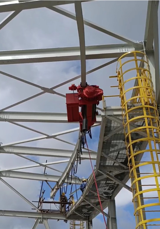 Tank top maintenance lifting machinery equipment LNG curved rail electric hoist LNG monorail winch curved rail crane