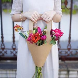 Quality Take Away Kraft Paper Flower Bags Plant Florist Bouquet Handle Flower Bag wholesale