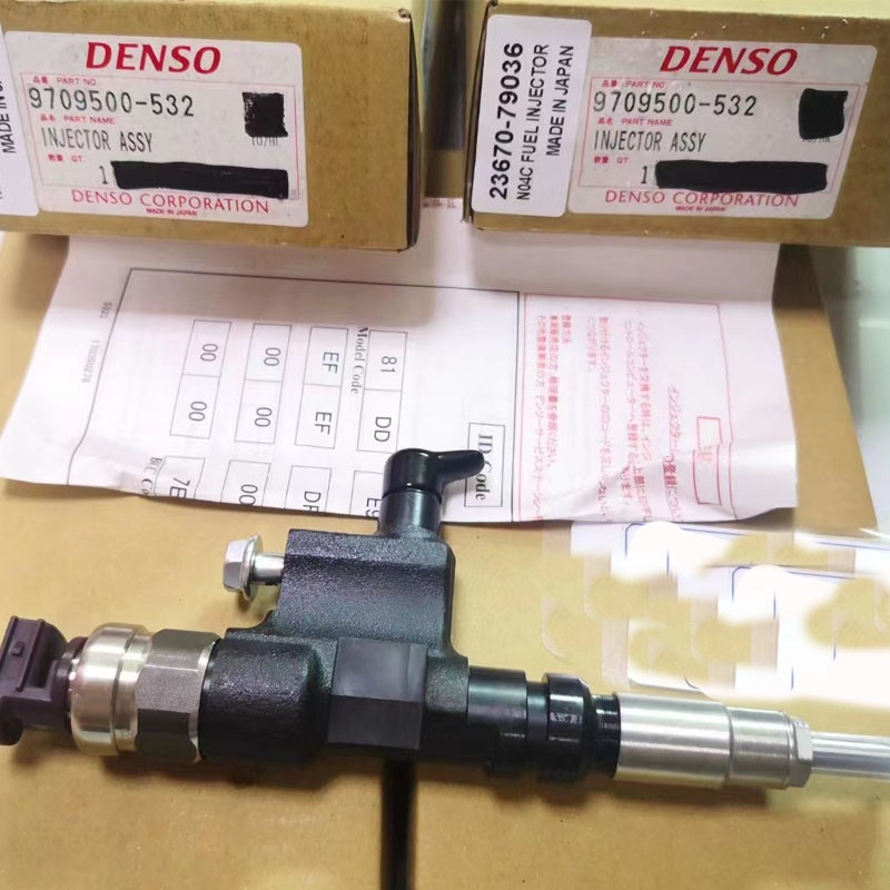 Auto Parts Genuine diesel common rail injector 095000-5320, 095000-5321 095000-5323 for Coaster 23670-79035, 23670-79036
