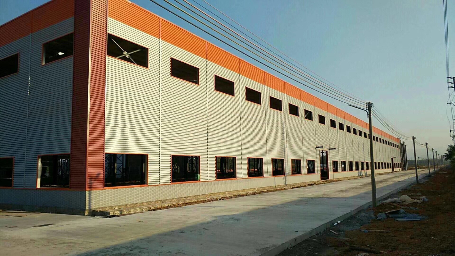 Efficient Storage Solution Steel Structure Warehouse Hot Dip Galvanized With Rolling Door