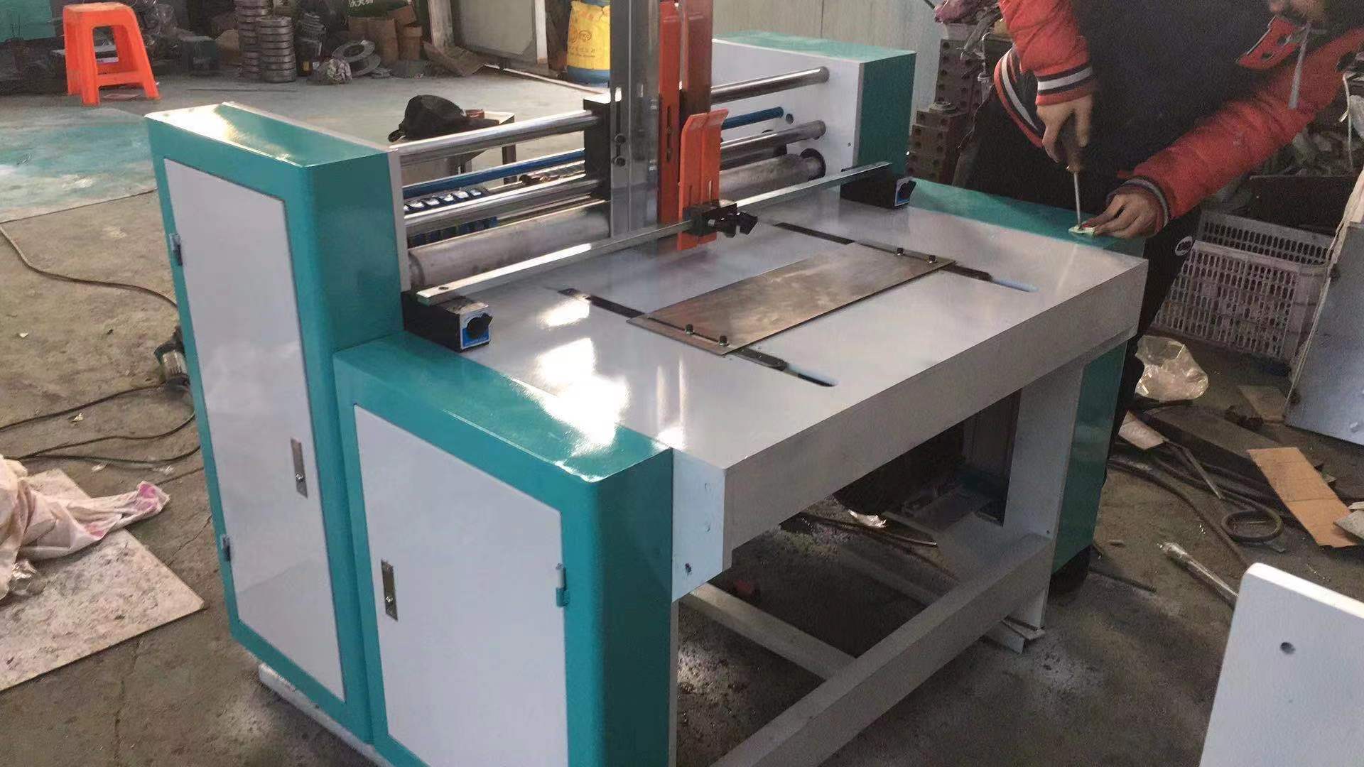 Small Slotter Assemble Machine for Corrugated Paper Board in Building Material Shops