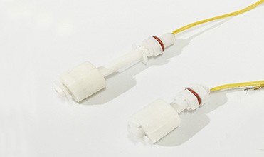 Max Contact Resistance 100MΩ Antiseptic Plastic Float Ball Liquid Level Switch with Cable