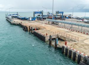 Quality Rubber Fenders Placed At The Pier To Protect Moored Ships wholesale