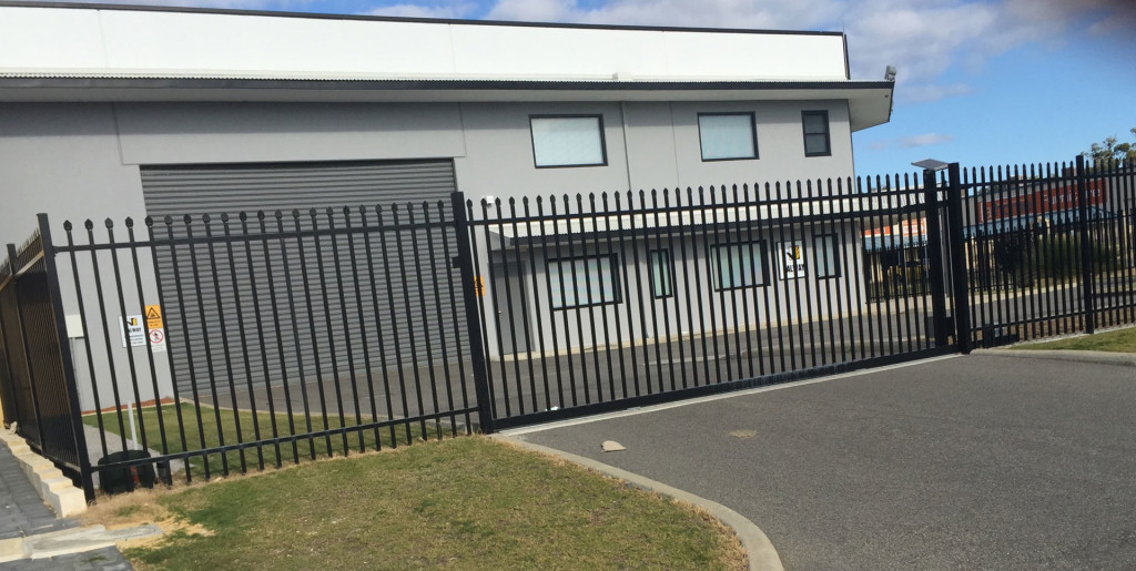 Decorative 8ft Garden Iron Wrought Fence For Highway 1.2mm-2.5mm