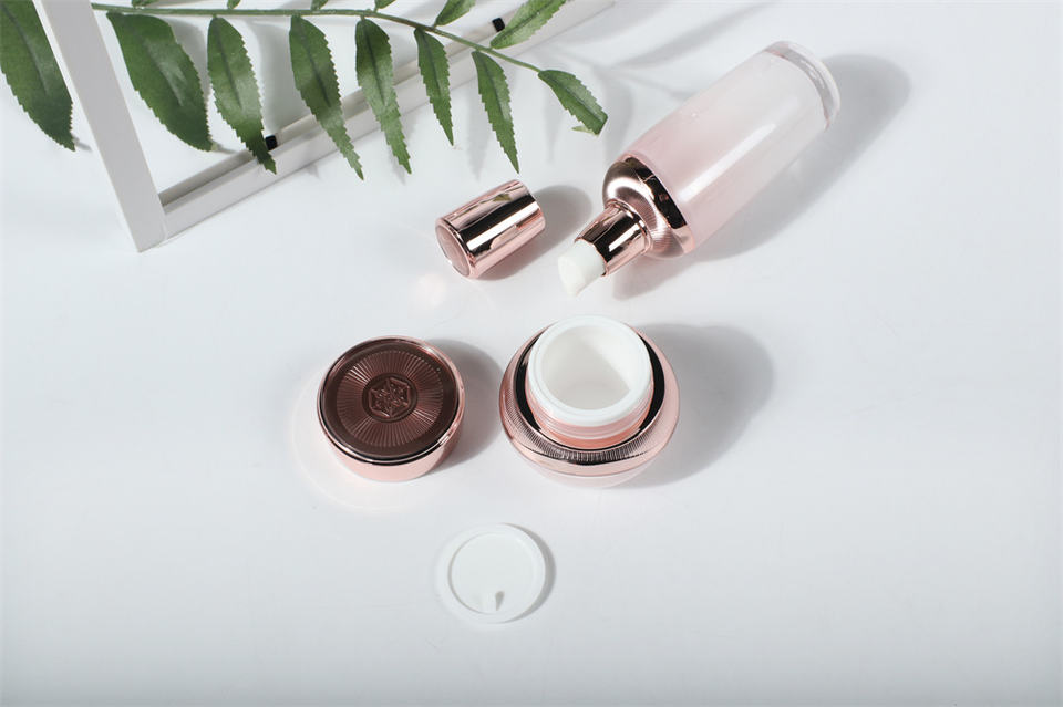 Pink PMMA Acrylic Refillable Pump Bottle With Smooth Cap 100ml