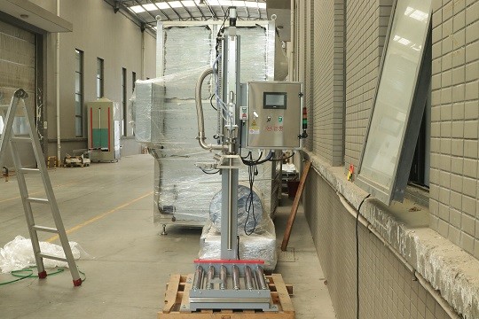 220V/50Hz 0.1m3/Min Air Pressure 5-100ml Filling Volume Stainless Steel Filling And Capping Machine