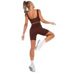 Seamless knitted fitness pants in a tight yoga suit
