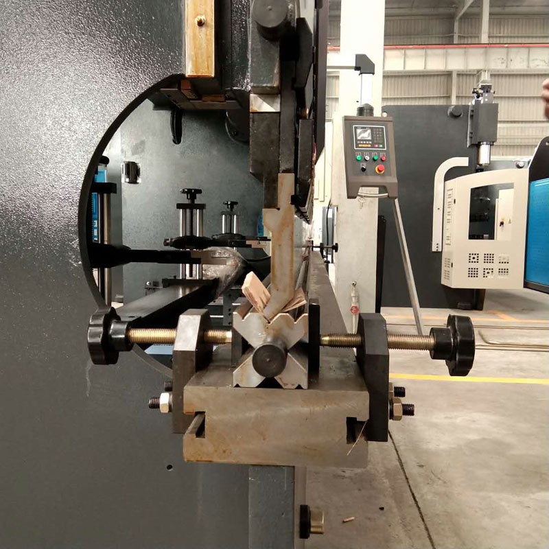 250T CNC Bending Machine 9mm Carbon Steel Press Brake Max Bending Thickness 3200mm Max Bending Length DA66T