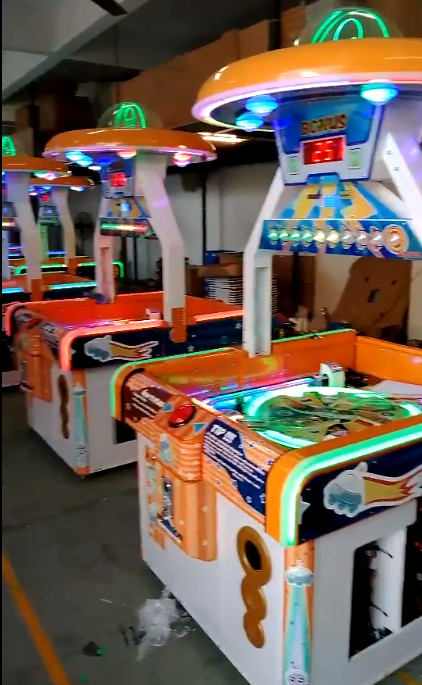 UFO Dream Redemption Arcade Machines For 2 Players 110V 220V Orange Color