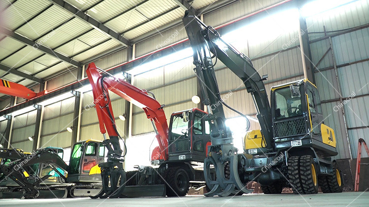 Hydraulic Wheel Excavator Machine 8 Ton Digger With Spare Parts
