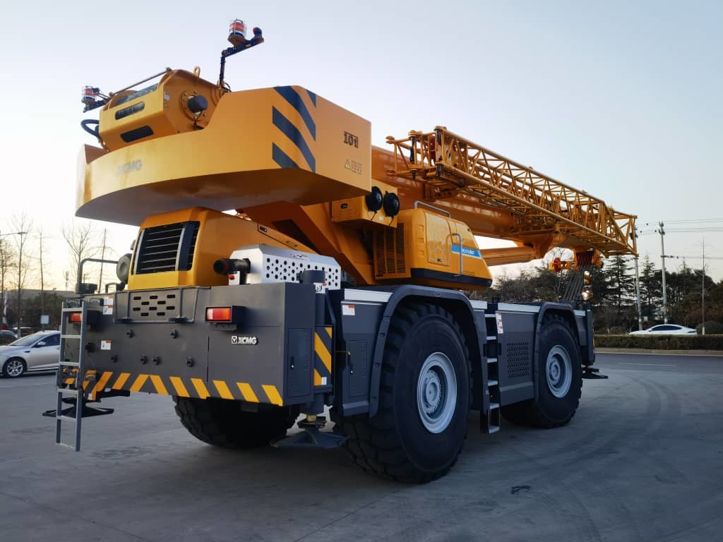 2024 Model New Rough Terrain Mobile Crane 90 Ton Rt Crane XCMG XCR90