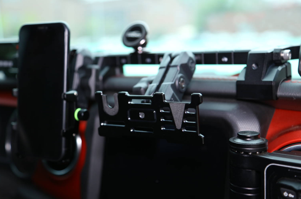 Landace Logo Directly Supply Aluminum Alloy Mobile Phone Holder for Car 262X488X96mm