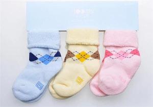 Quality Top selling diamond check patterned design knitted supersoft terry cotton socks for baby wholesale