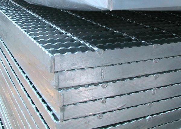 Cheap Anti Slip Hot Dipped Galvanized Serrated Bar Steel Grating 8x8mm for sale