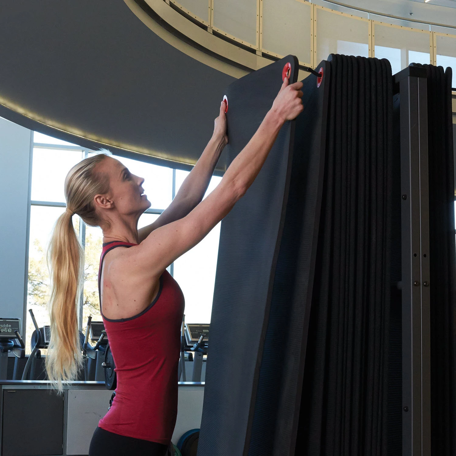 Custom Size Single-side Bracket Wall Mounted Hanging Rack for Yoga Exercise Mat Storage