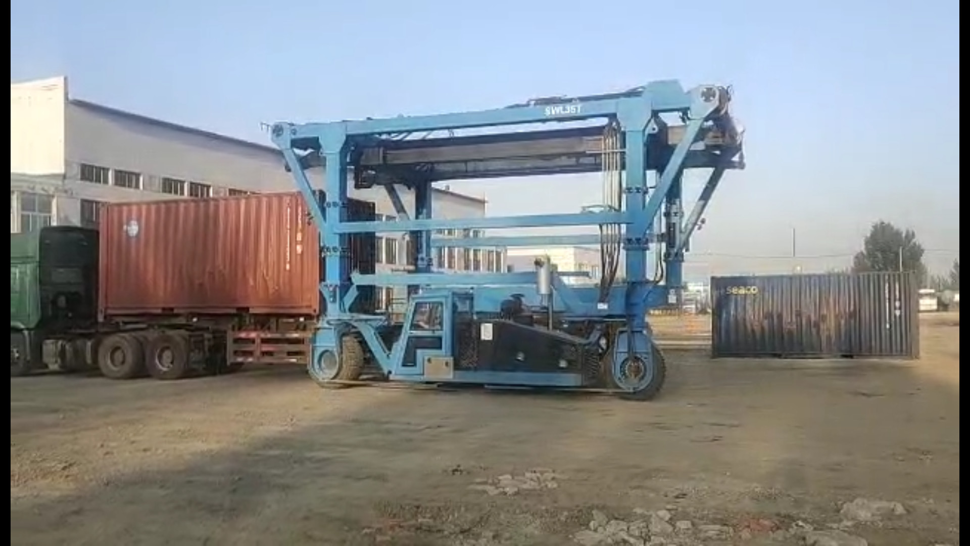 40T Mobile Straddle Carrier Container Crane For Over Height OT Containers