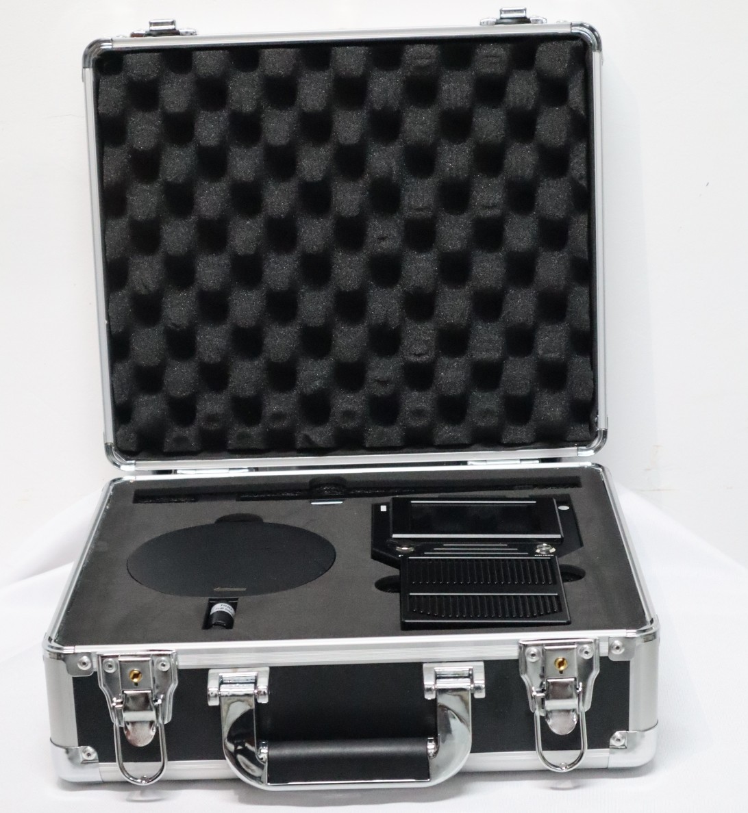 Portable Mini Style 3KM FPV DJI Drone Detector 400M 2.4G 5.2G 5.8G Handheld Detection