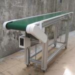 Powered V Flat Belt Conveyor Carbon Steel Material 0.4kW - 22kW For Climbing