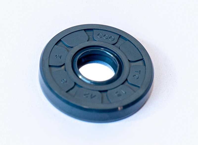 Nitrile Rubber Industrial Machinery Oil Seals FKM TC Type Oil Resistance Sealer
