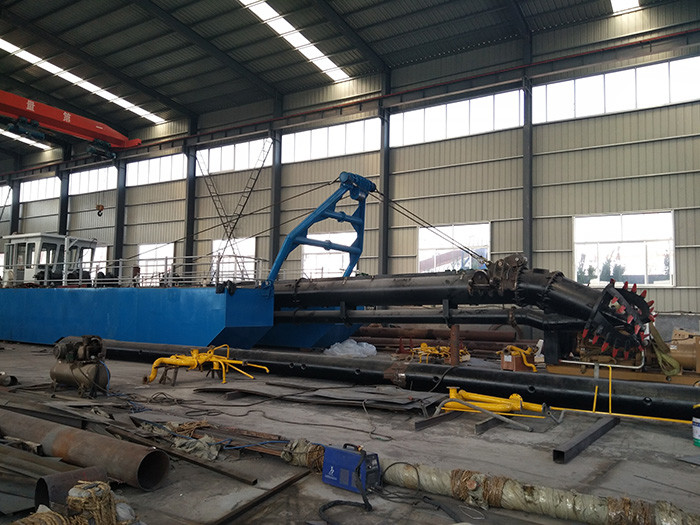 YSCSD400 Model Sand Dredging Boat To Clean Up Silt In Rivers Suction Dredger Ship 24kw