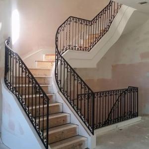 Quality Spiral Staircase Cast Iron Banister Rails Erosion Resistance Light Weight wholesale