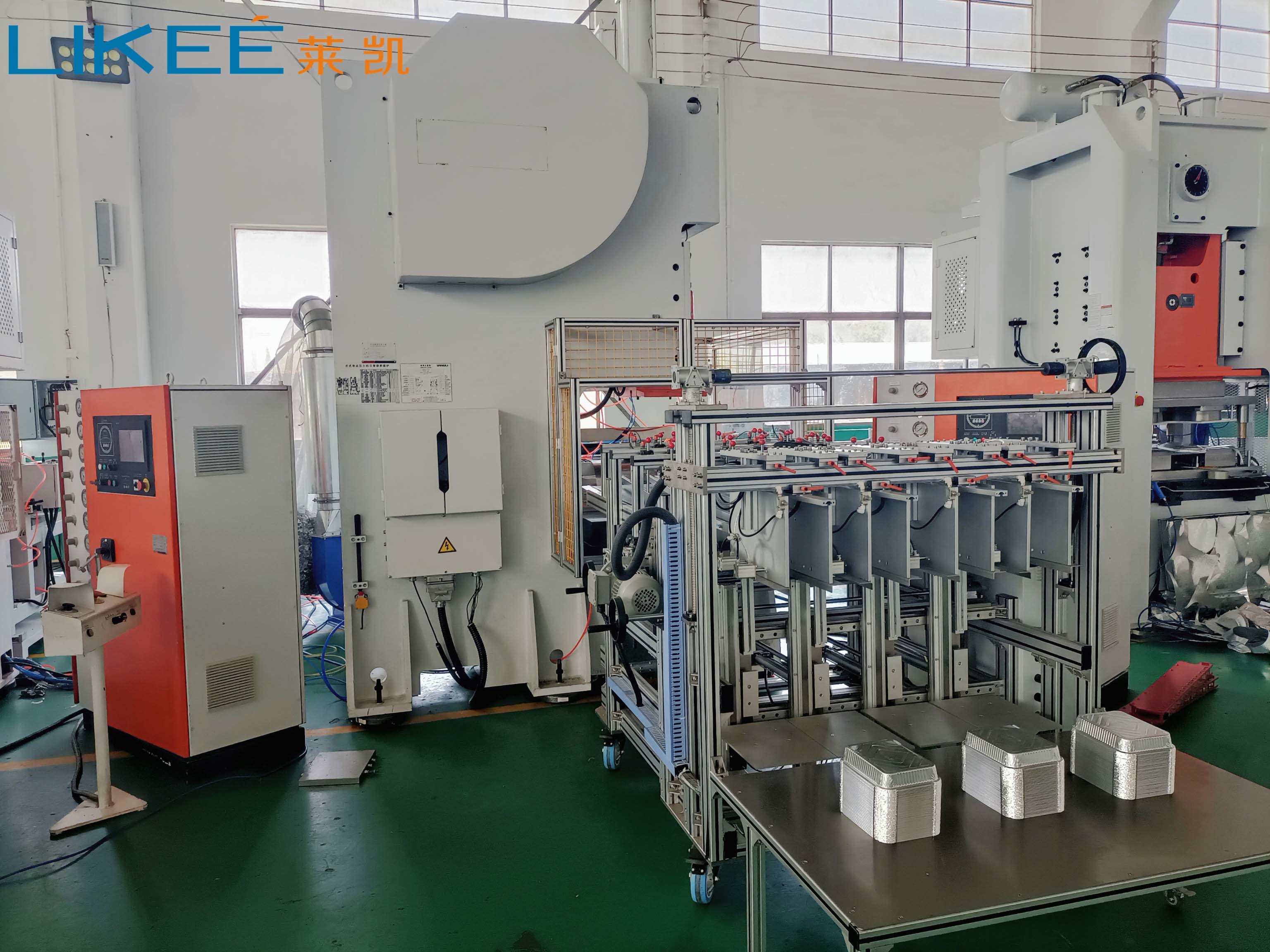 Fully Automatic Aluminium Foil Container Production Line With 3 Cavities 12000 Pcs/hour