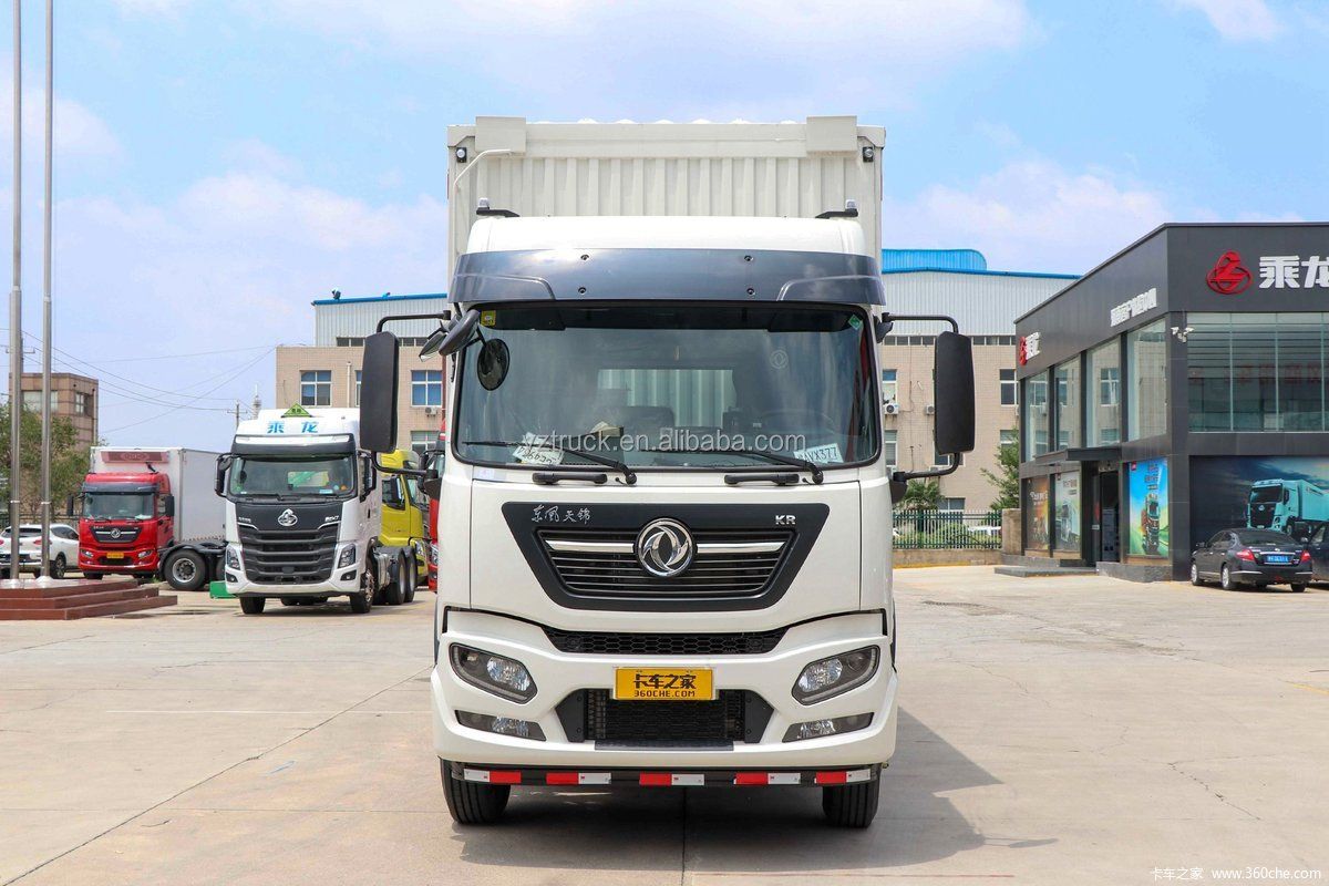 Dongfeng 260HP 4x2 Winspan Cargo Trucks With 9800X2450X2600 Cargo Tank Dimension