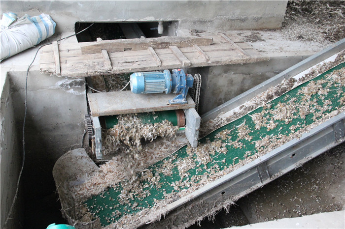 Automatic Control Poultry House Cleanout Equipment , Powerful Poultry Farm Cage