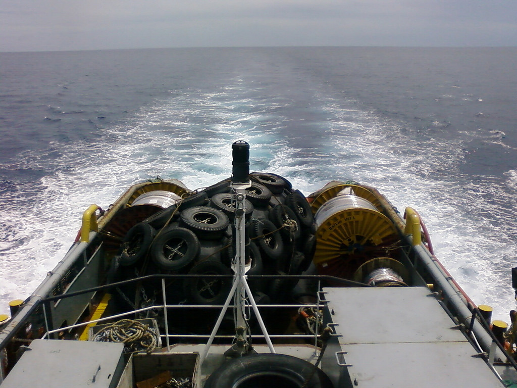 Yokohama Type Rubber Boat Fender Pneumatic Marine Fenders With Tire Sheath Type