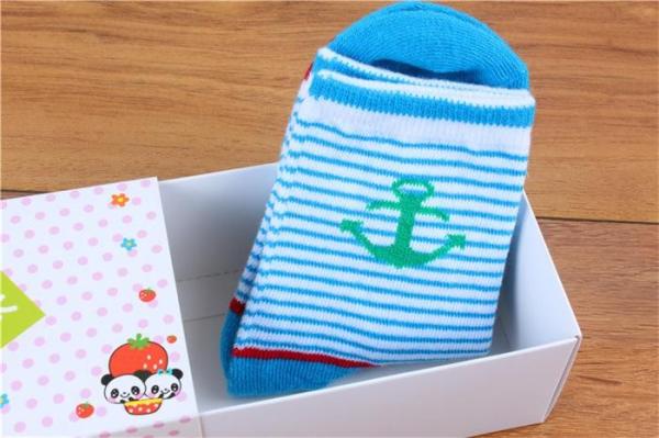 Wholesale jacquard christmas design breathable cozy winter cotton terry socks