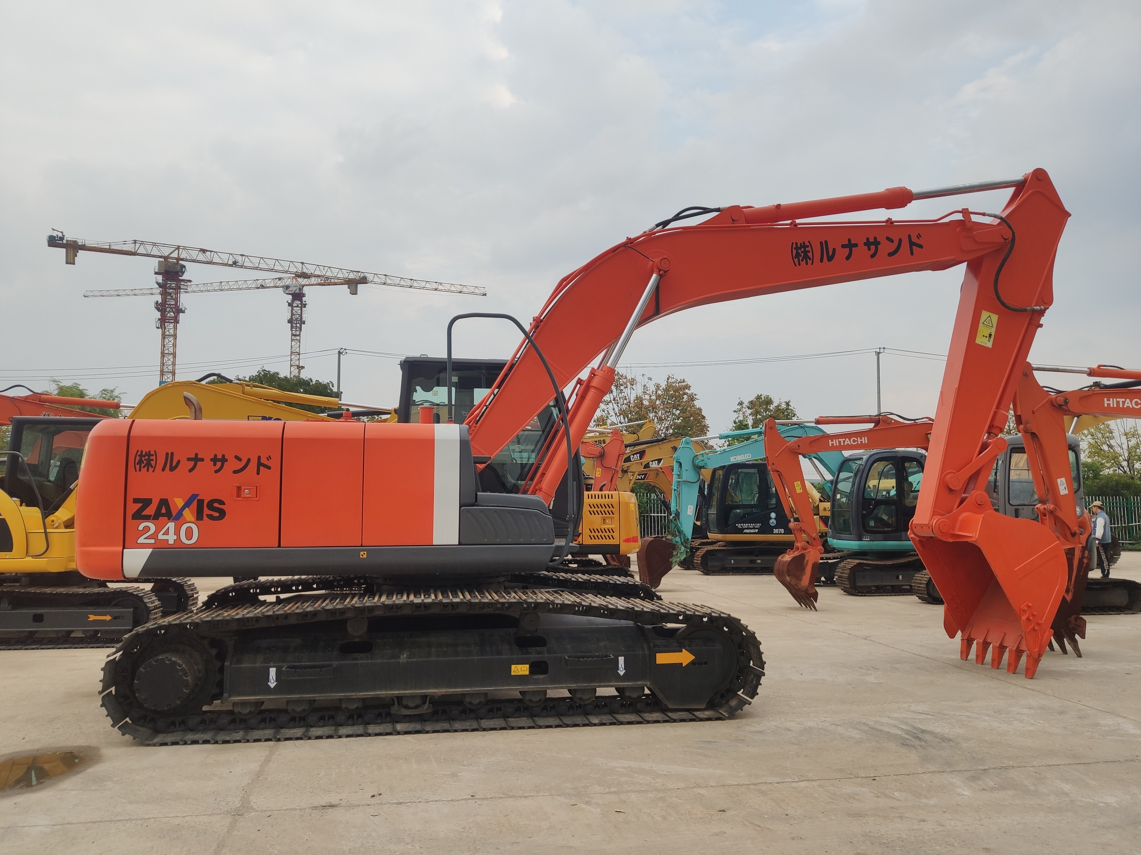 90% Used ZX240 Hitachi Excavator with Original Engine and Hydraulic System Affordable