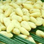 Crunchy Raw Pine Nuts GMO - Free Microelements Retain Nutritious Food For Kids